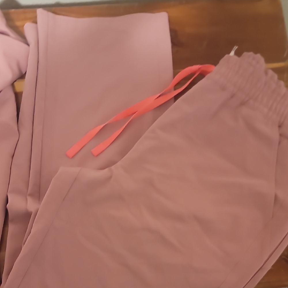 Figs Women's Blouse in Dusty Rose - Picture 3 of 7